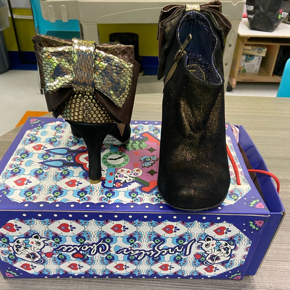 Worn ONCE! Metallic black/brown and gold sparkly bow heels